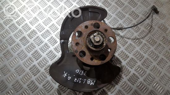 Mercedes-Benz C W203 Front wheel hub
