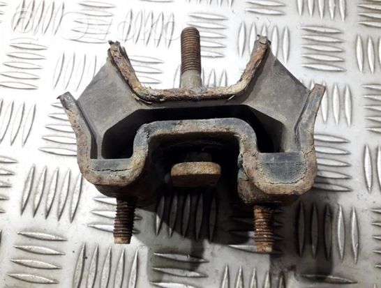 Mercedes-Benz ML W163 Engine mount bracket