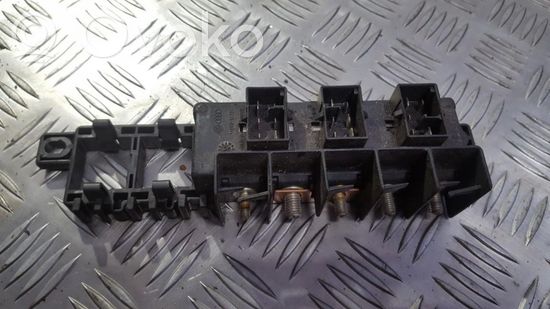 Volkswagen PASSAT B5 Fuse box set 8l0941822a 8l0941822a