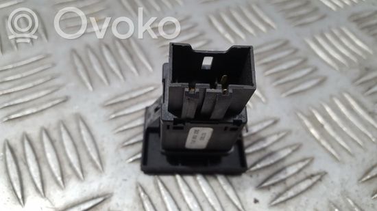 Volkswagen Touareg I Hazard light switch 7L6953235 33503 7L6953235 33503