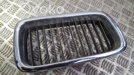 BMW 7 E38 Front grill 51138125812 51.13-8125812 51138125812 51.13-8125812