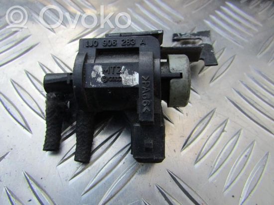 Volkswagen PASSAT B5.5 Turbo solenoid valve 1J0906283A 1J0906283A