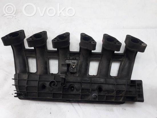 BMW 5 E39 Intake manifold 2248533 2246179 2248533 2246179