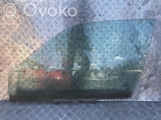 Volkswagen PASSAT B3 Front door window glass four-door