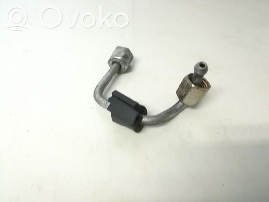Volkswagen Golf VII Fuel line pipe