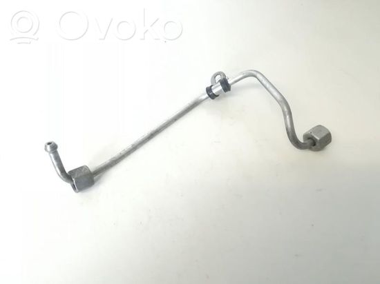 Volkswagen Golf VII Fuel line pipe