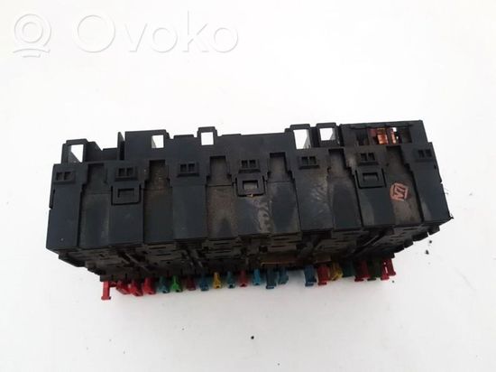 Volkswagen PASSAT B4 Fuse box set 357937039 357937039