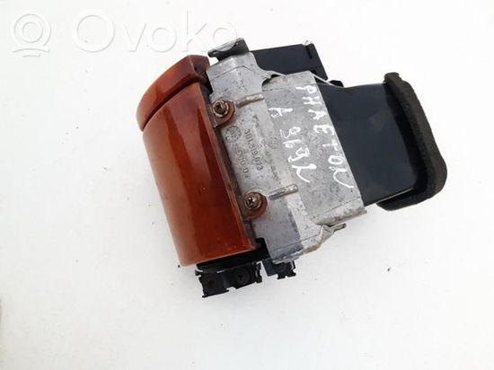 Volkswagen Phaeton Dash center air vent grill 3d1819073 3d0820511 3d1819073 3d0820511