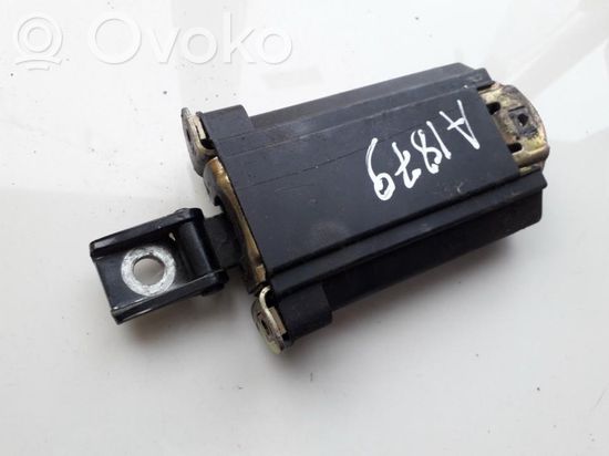 Mercedes-Benz C W202 Rear door check strap stopper