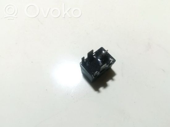Mercedes-Benz A W168 Other relay 0025420319 v23078-f1002-x1 0025420319 v23078-f1002-x1