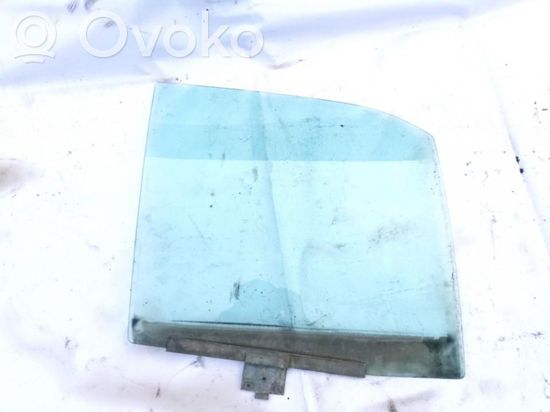 Volkswagen PASSAT B2 Front door window glass four-door