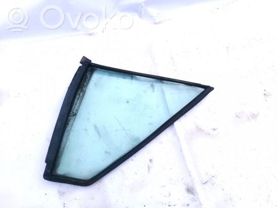 Volkswagen PASSAT B2 Front door vent window glass four-door