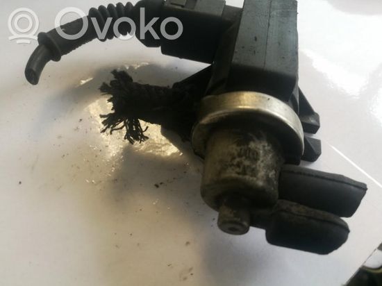 Volkswagen Golf IV Turbo solenoid valve 1J0906627A 72290325 1J0906627A 72290325