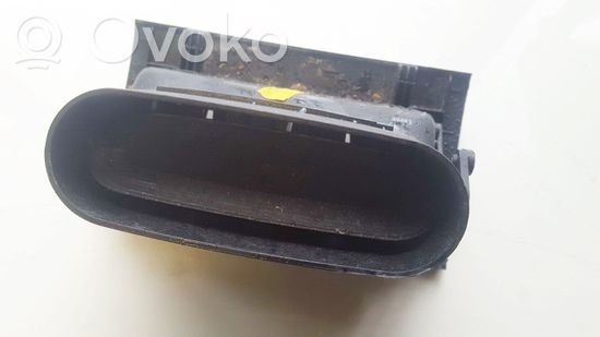 BMW 5 E39 Dash center air vent grill 8391182 8391182