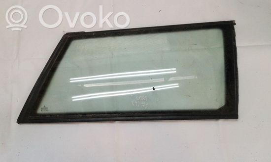 Volkswagen PASSAT B5 Rear side window/glass