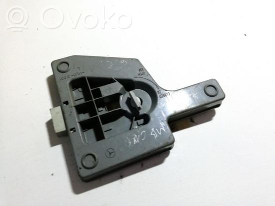 Mercedes-Benz C W202 Tail light bulb cover holder ulo3310 ulo3310
