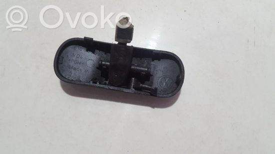 Volkswagen Golf V Windshield washer spray nozzle 1T0955985 1T0955985