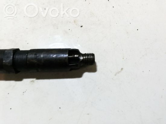 Mercedes-Benz E W124 Fuel injector 0000100551 kce28s3 0000100551 kce28s3