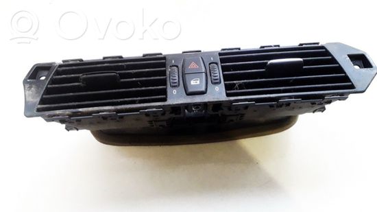 BMW 5 E60 E61 Dash center air vent grill 05114001 05114-001 05148-001 911220601 05114001 05114-001 05148-001 911220601