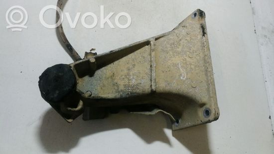 BMW 5 E39 Engine mounting bracket 1092974 1092974