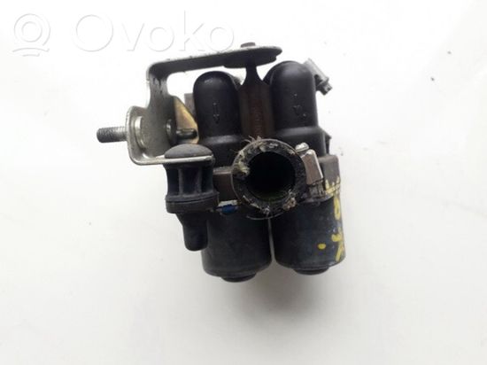 Mercedes-Benz C W202 Coolant heater control valve 0018303484 4950000005 0018303484 4950000005