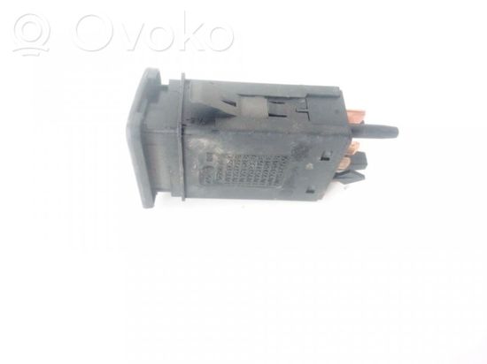 Volkswagen Golf IV Windscreen/window heater switch 1j0953235a 1j0953235a