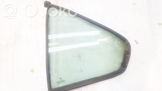 BMW 3 E36 Rear vent window glass