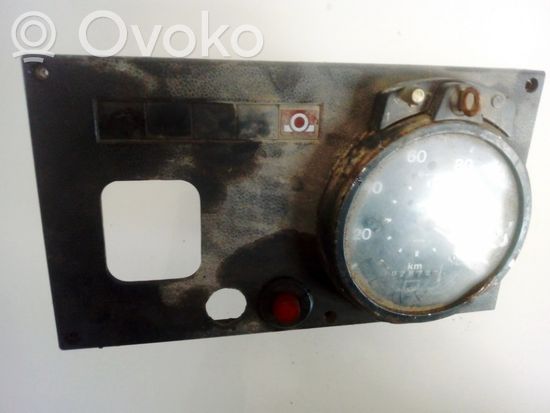 Mercedes-Benz 207 310 Speedometer (instrument cluster) 3146890890 3146890890