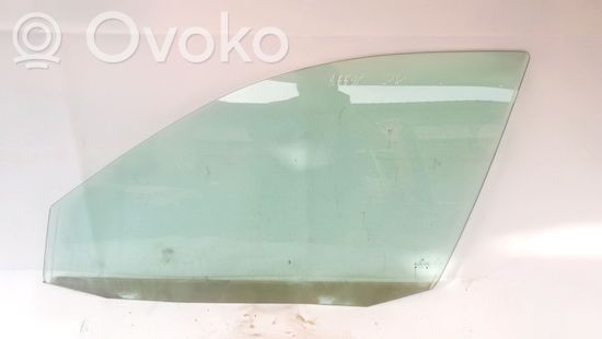 Volkswagen Golf IV Front door window glass four-door