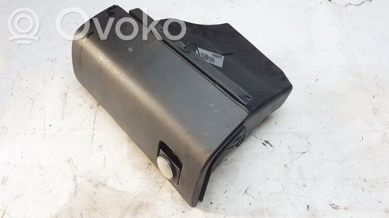 Volkswagen PASSAT B3 Glove box