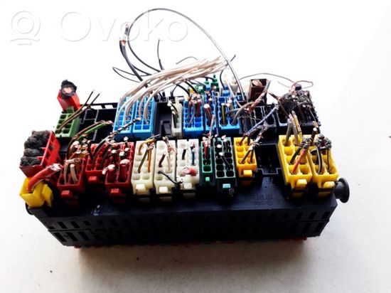 Volkswagen Golf III Fuse box set 357937039 357937039