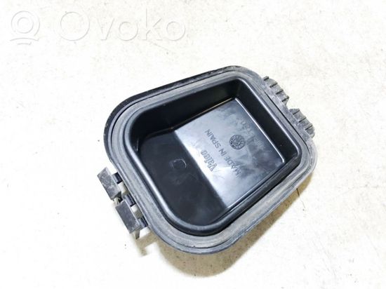 Audi A4 S4 B5 8D Headlight/headlamp dust cover