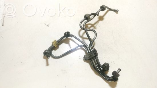 Volkswagen PASSAT B3 Fuel line pipe