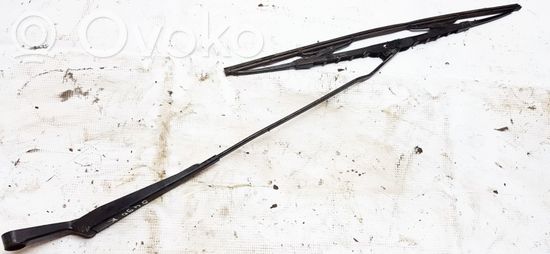 Volkswagen Golf III Front wiper blade arm