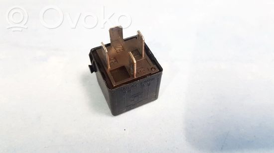 Mercedes-Benz E W211 Other relay a0025421319 a0025421319