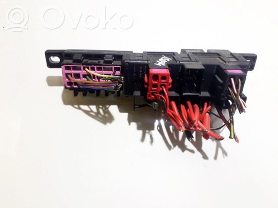 Volkswagen PASSAT B5 Fuse box set 8l0941822a 896083000 8l0941822a 896083000