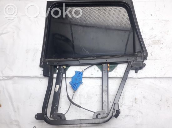 Volkswagen Touareg I Rear door window glass
