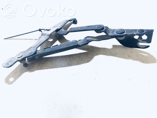Audi A4 S4 B5 8D Tailgate/trunk/boot hinge 8d5827301c 8d5827301c
