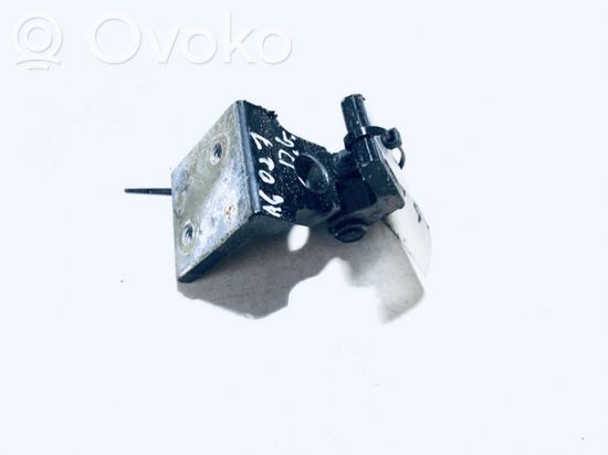 Audi A4 S4 B5 8D Rear door lower hinge 8d0833401 8d0833401