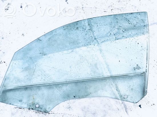 BMW 1 E81 E87 Front door window glass four-door