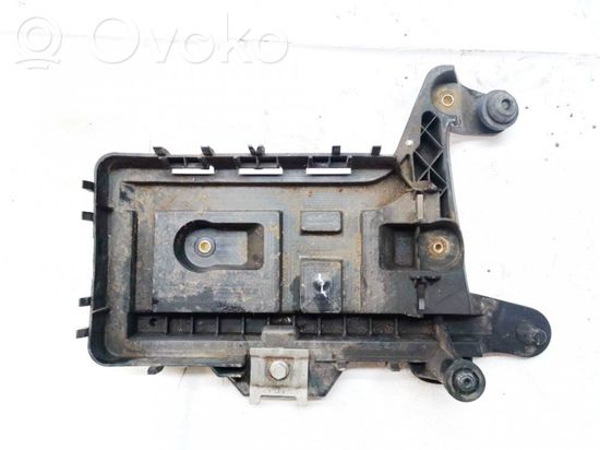 Volkswagen Jetta VI Battery box tray 1km915333 1km915333