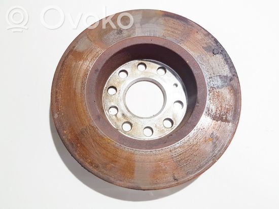 Volkswagen Jetta VI Rear brake disc neventiliuojamas neventiliuojamas