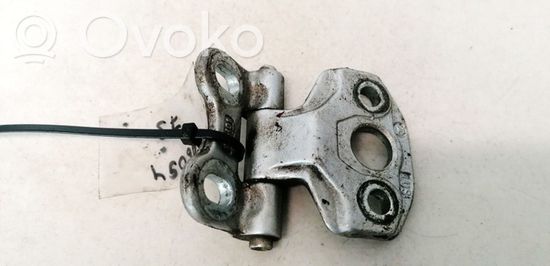 Mercedes-Benz E W210 Front door upper hinge