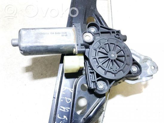 Mercedes-Benz C W203 Rear door window regulator motor 0130822008 0130822008