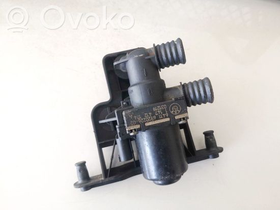 BMW 5 E60 E61 Coolant heater control valve 6411692022602 64116920226-02 1147412174 6411692022602 64116920226-02 1147412174
