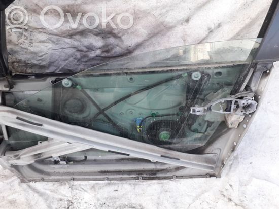 Volkswagen Golf V Front door window glass four-door