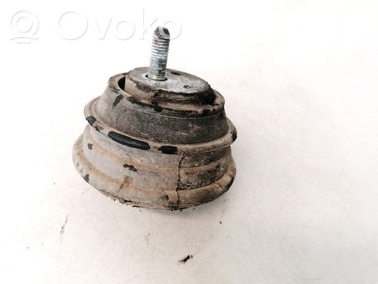 BMW 5 E39 Engine mount bracket 22111095517 22111095517