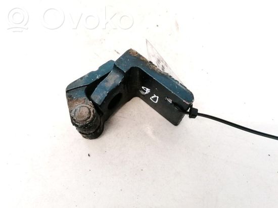 Audi A4 S4 B5 8D Tailgate/trunk/boot hinge 8D0833402 8D0833402