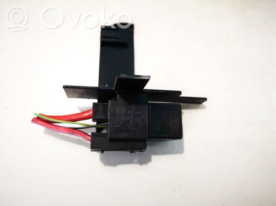 BMW 5 E39 Other relay 61368350358 61.36-8350358 v23134-j52-x173 61368350358 61.36-8350358 v23134-j52-x173