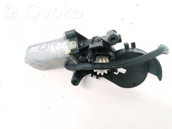 Mercedes-Benz C W203 Seat adjustment motor 0390201939 0390201939